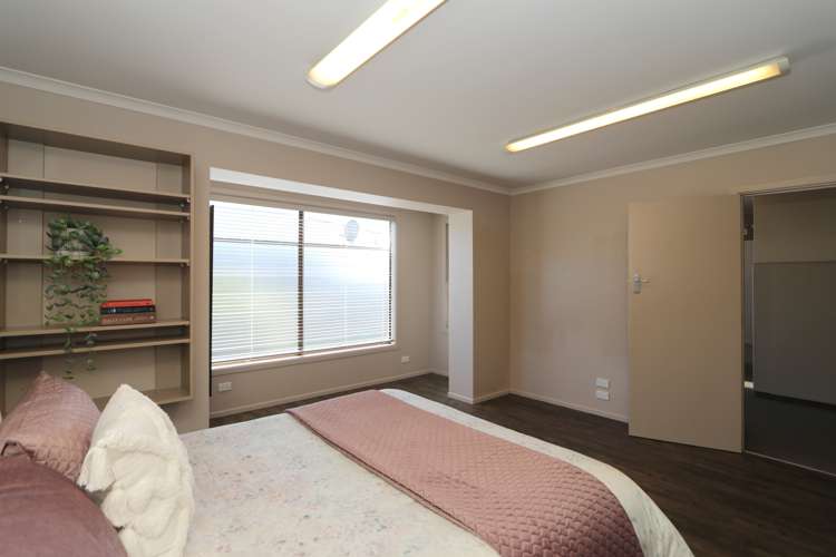 327 North Road Waikiwi_12