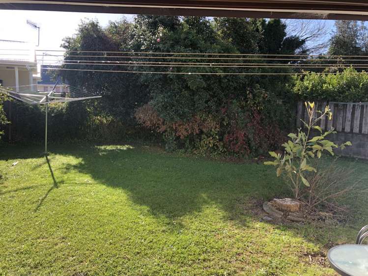 1B Lovelock Place 10458_9