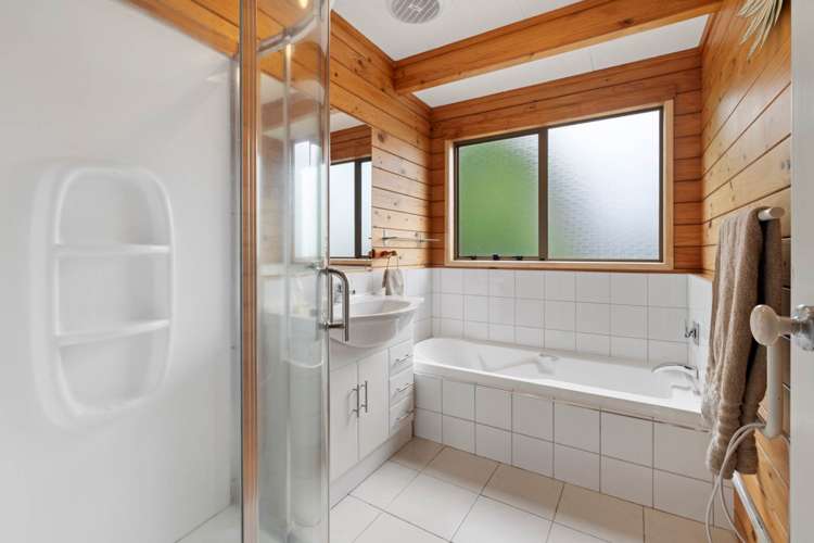 6 Hadley Wood Drive Wattle Downs_15