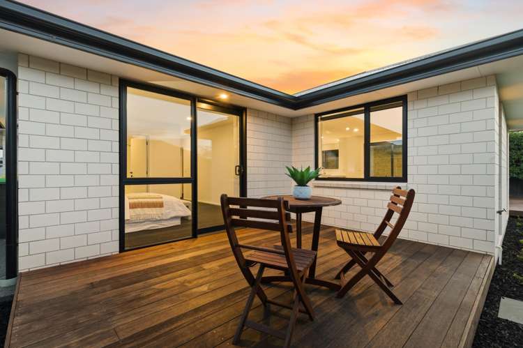 71 Sunline Avenue Lincoln_26