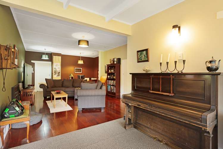 541 South Makara Road Makara_20