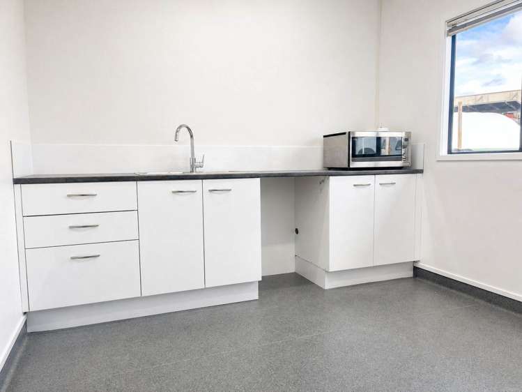 63 Foundry Road Stanmore Bay_5