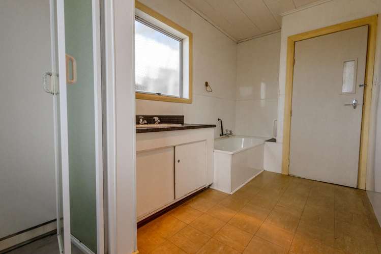 122 Sewell Street Hokitika_11