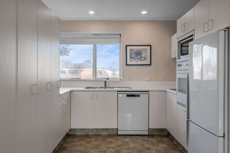 22 Rossiter Avenue Redwood_5