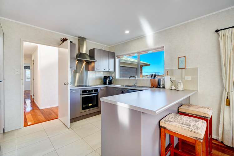 6 Vivaldi Place Mt Roskill_8