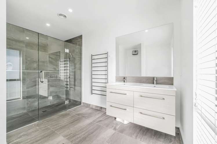 56 Summers Road Darfield_19