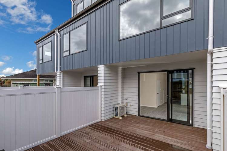 2D Glenford Lane Te Atatu Peninsula_14