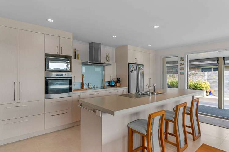 18 Kowi Lakes Drive One Tree Point_6