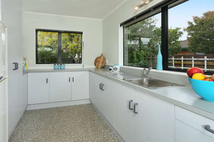 2/5 Septimus Place Henderson_13