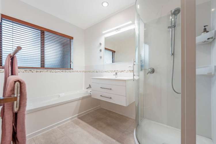 2/79 Mirrabooka Avenue Botany Downs_12