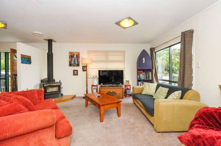 138 Woodlands Park Road Titirangi_15