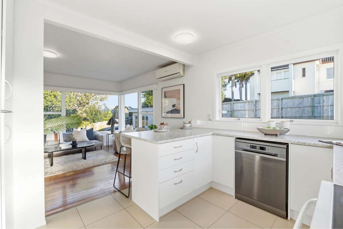 3/6 Corunna Road_1