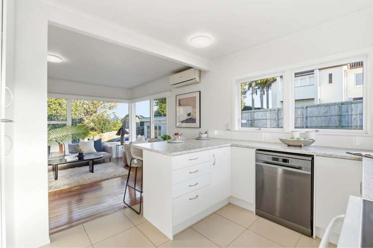 3/6 Corunna Road_5