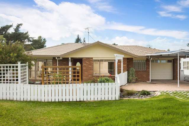 Brick Beauty with Sunny Decks & Private Gardens