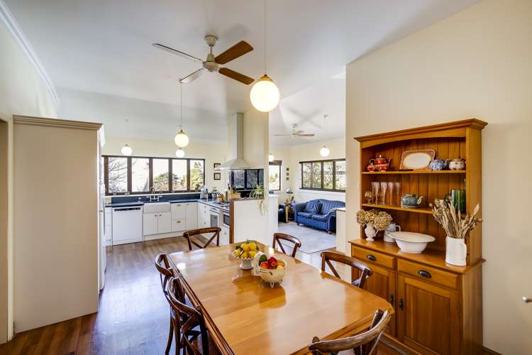 2 Cobden Crescent Bluff Hill_3