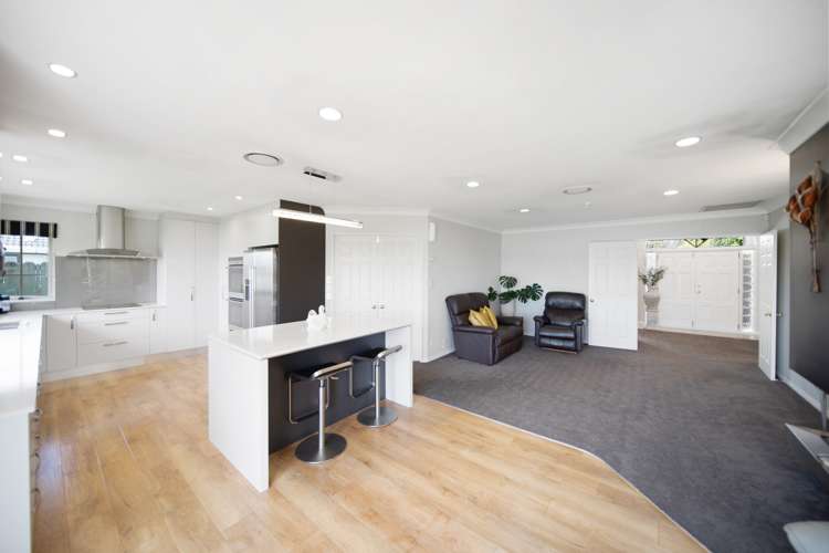 74 Rushgreen Avenue Pahurehure_10