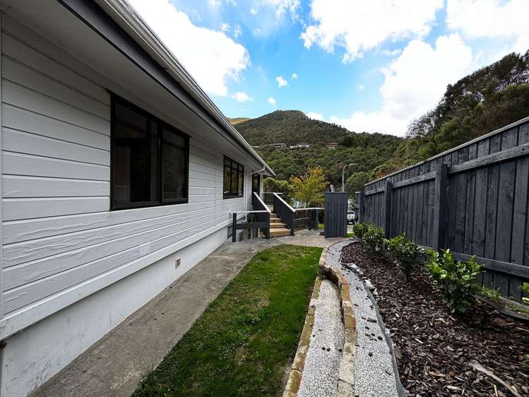 22 Percy Dyett Drive Karori_2
