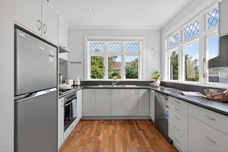 8 Ava Street Petone_10