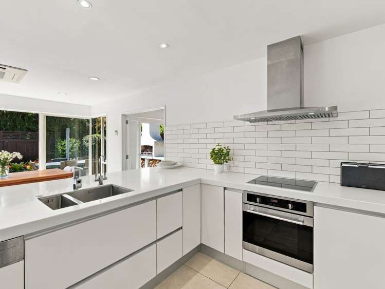 39 Admirals Court Drive Greenhithe_8