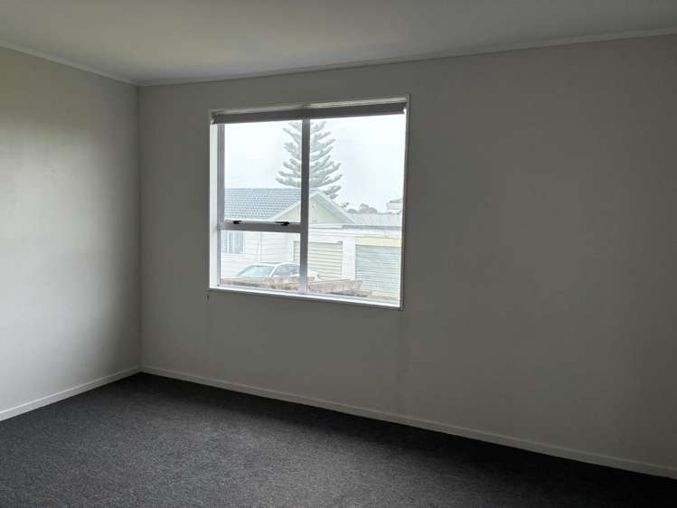 2/3 Etherton Drive Manurewa_9