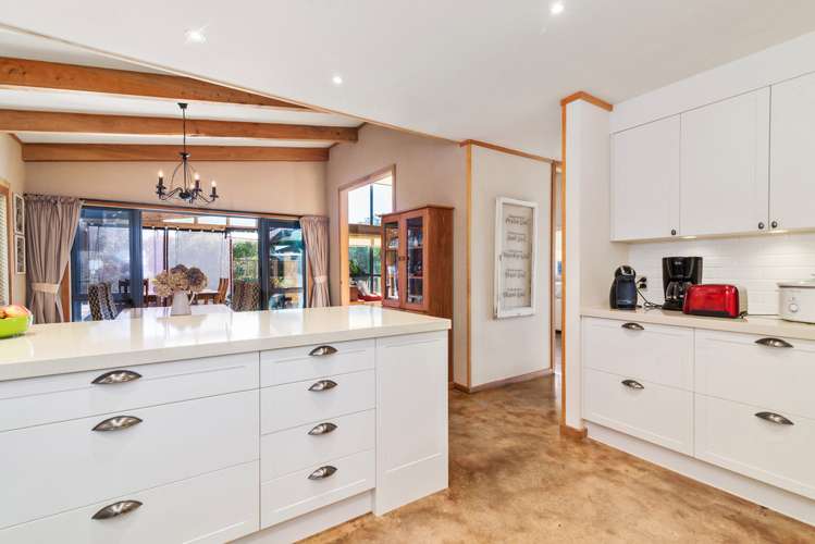 15a Holden Avenue Holdens Bay_25