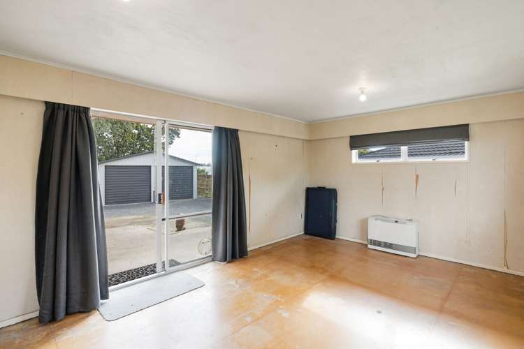 15 Sheridan Crescent Leamington_9