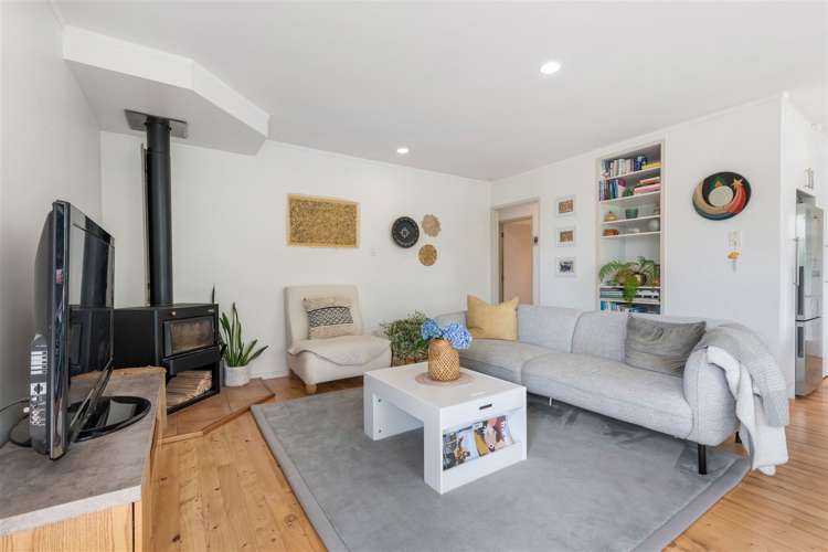 1/9 De Val Drive Titirangi_7