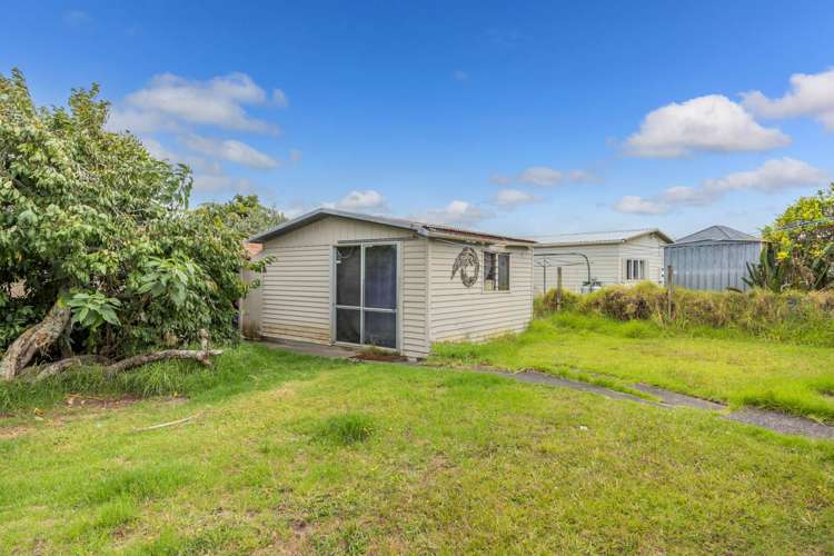 74 Mcleod Road Te Atatu South_16