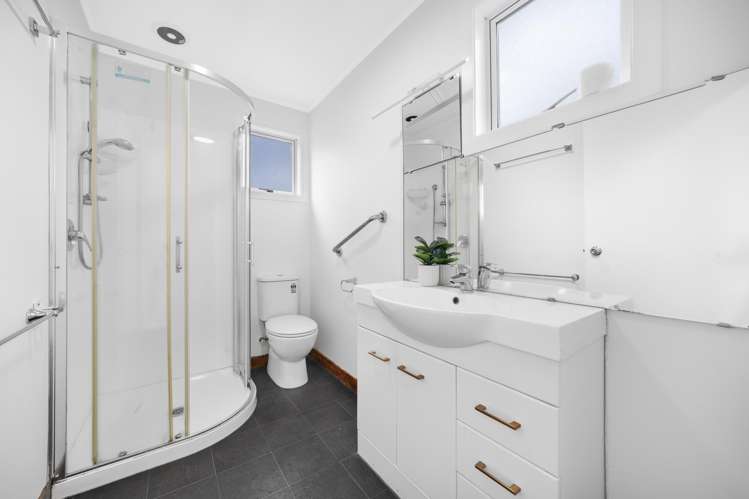 44 Longburn Road Henderson_13