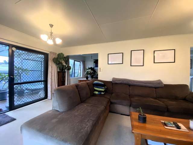 1420B Woodstock Avenue 10490_1