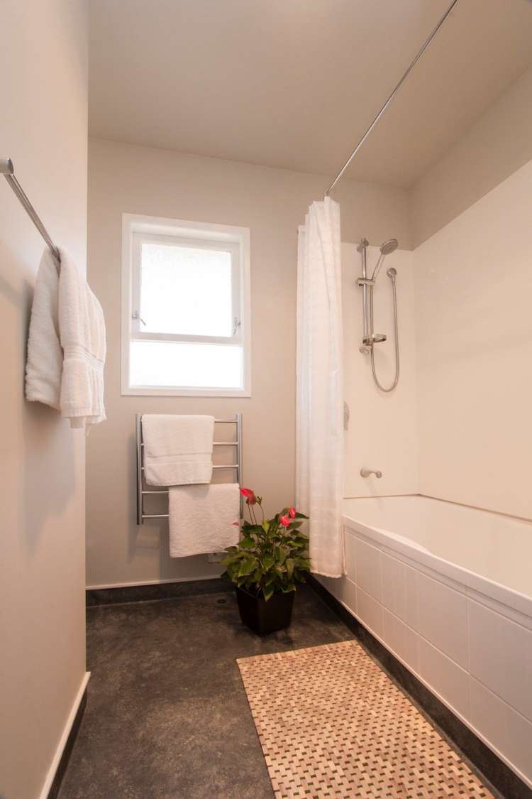 5 Woodhams Street Beach Haven_10