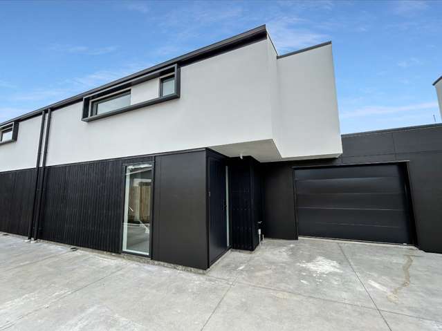Stylish Brand New Two Bed Two Bath With Garage