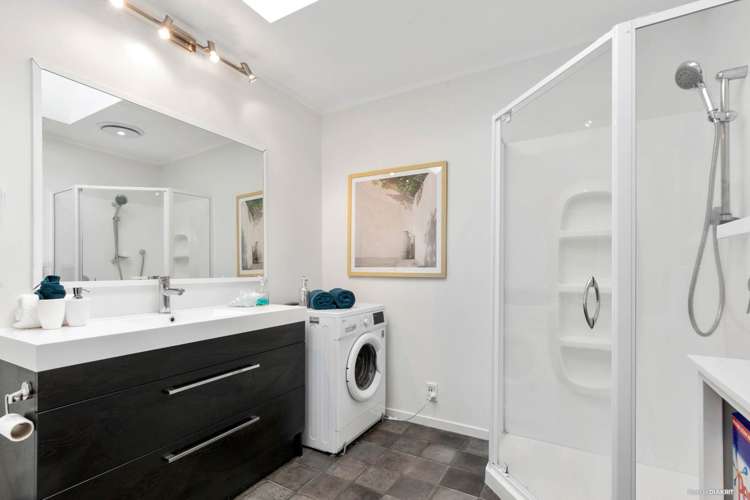 7 Arama Avenue Titirangi_5