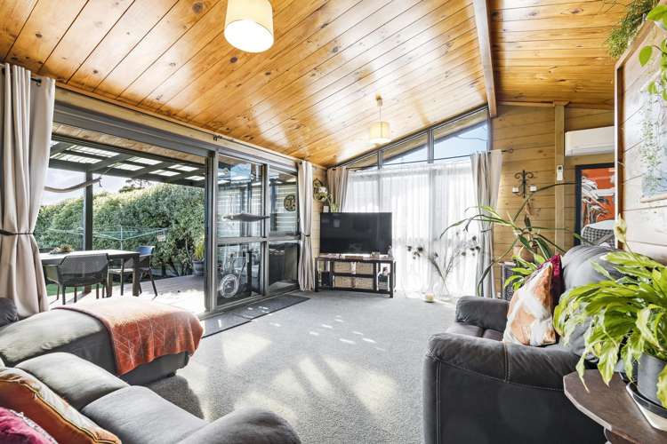 38 Hume Street Waitara_2