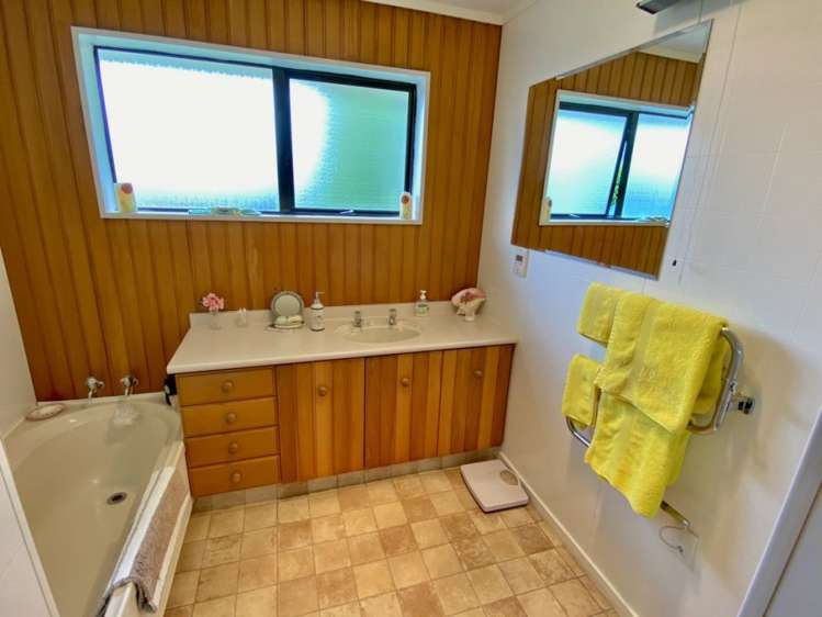 22 Pages Road Allenton_26