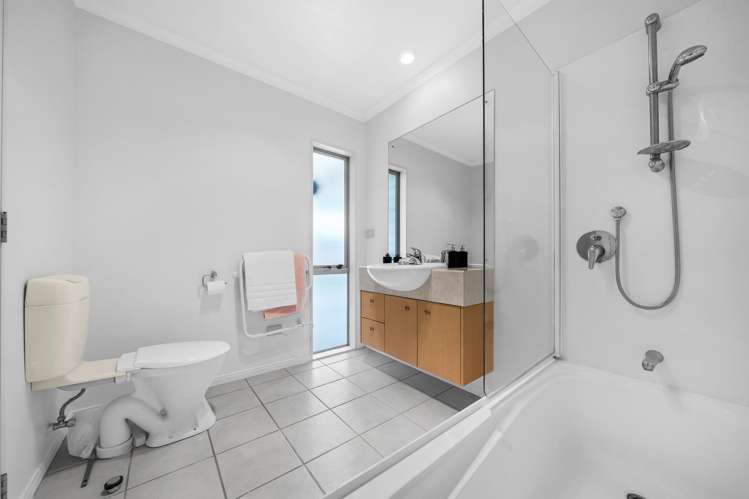 24 Espalier Drive Henderson_16