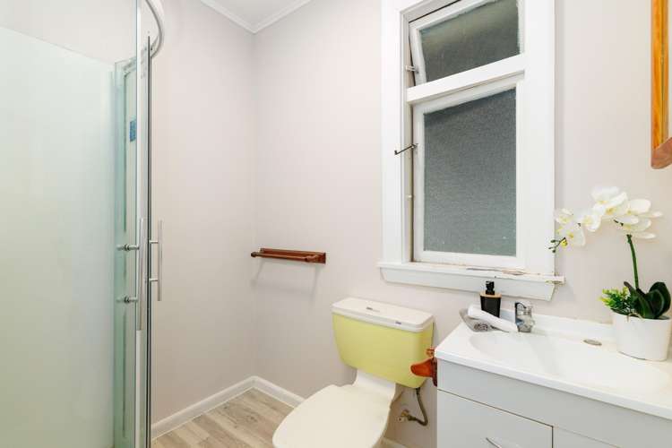 10 Steam Wharf Lane Woolston_12