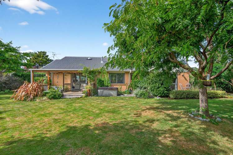 1a Daffodil Grove Carterton_16