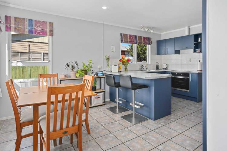 24 Kipling Crescent Stoke_8