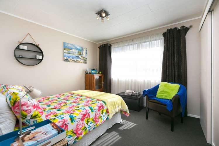 61 Clifton Drive Waitara_13