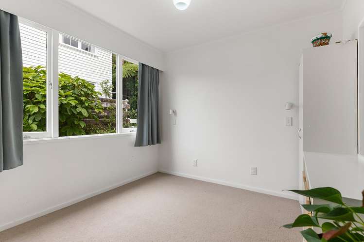 10 Woodhouse Avenue Karori_19