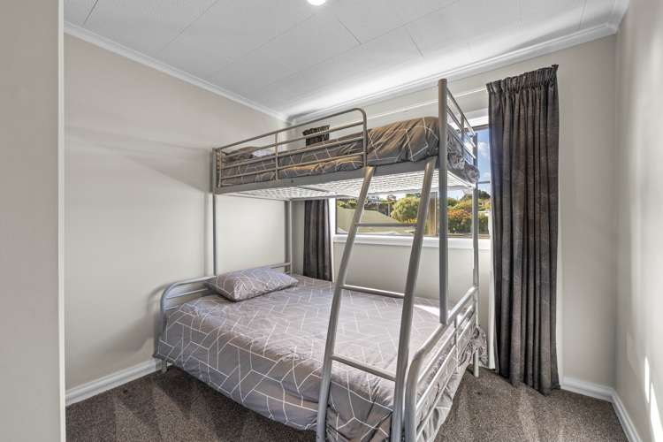 19 Ingle Avenue Waipahihi_18