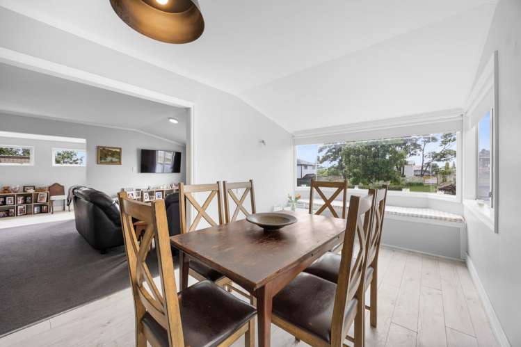 32 Taioma Crescent Te Atatu Peninsula_11