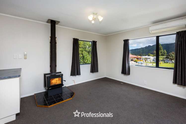 1 Monarch Grove Maoribank_6