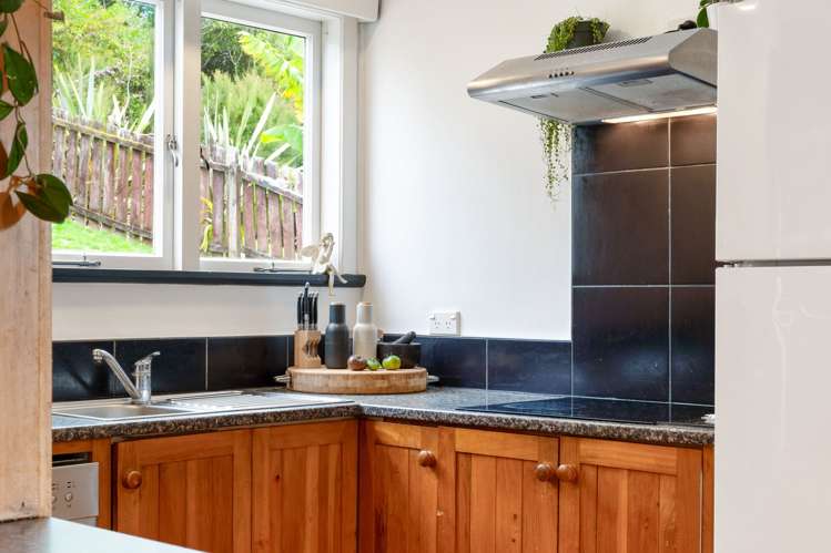 24 Toetoe Road Otaika_14