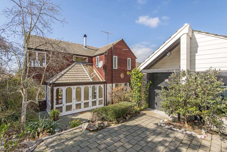 13 Cholmondeley Lane Governors Bay_24