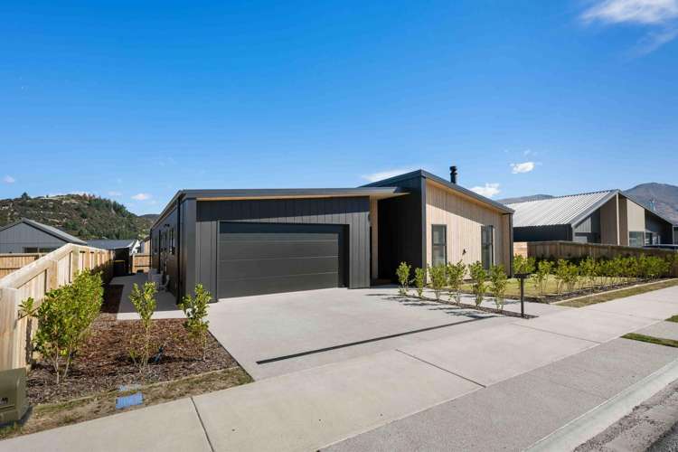 6 Moonstone Street Albert Town_21