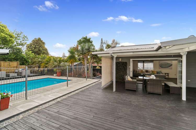 6 Bayside Avenue Te Atatu Peninsula_17