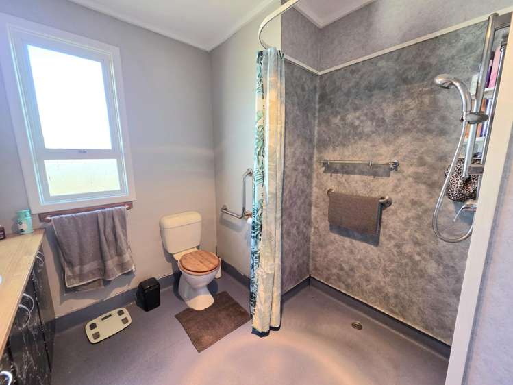 253 Homestead Road Weston_15