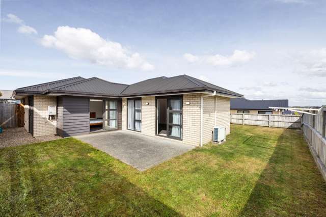 68 Sylvester Crescent 2743_1